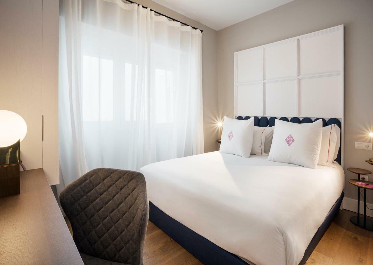 Apartamentos One Shot Conde De Torrejon เซบีญา ภายนอก รูปภาพ