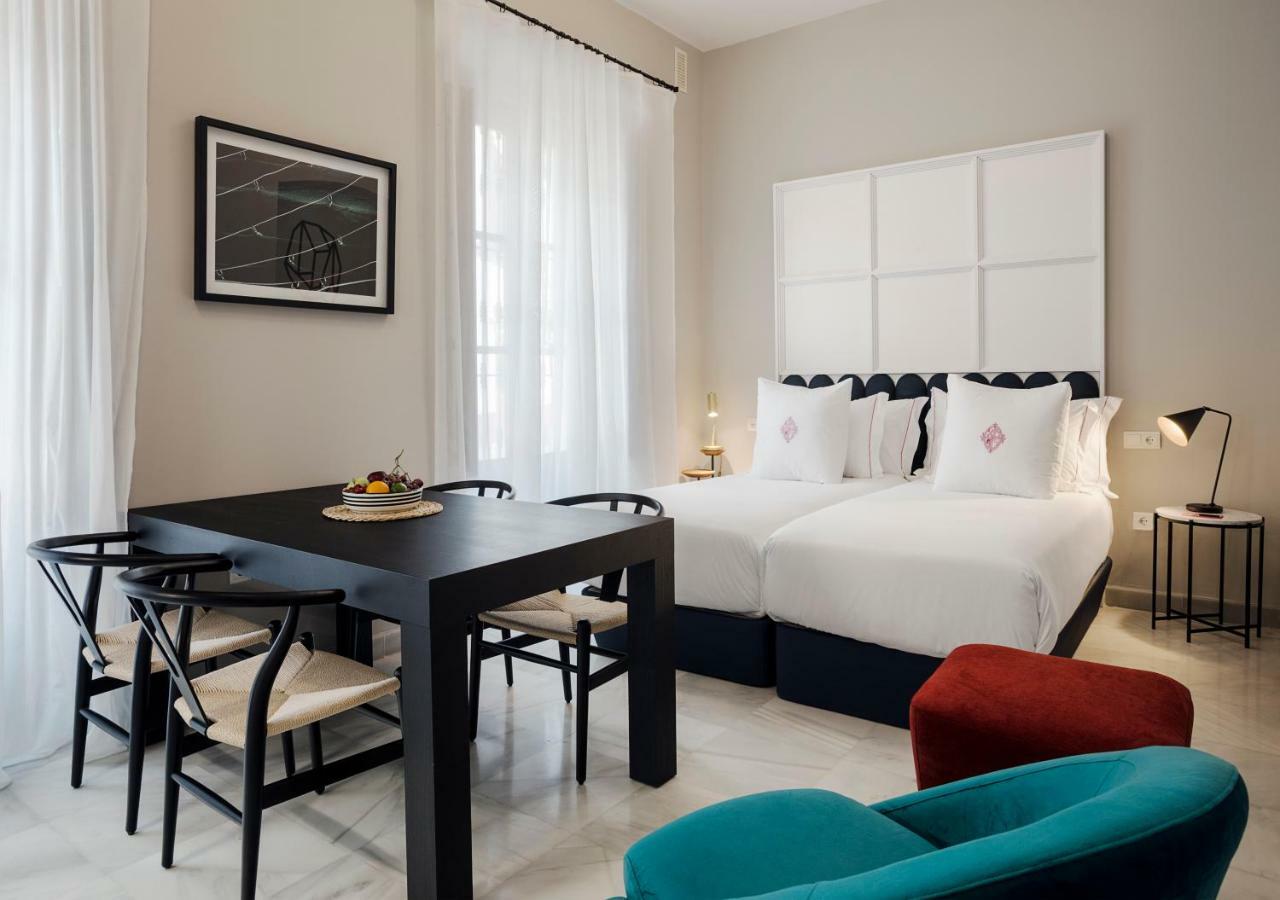 Apartamentos One Shot Conde De Torrejon เซบีญา ภายนอก รูปภาพ